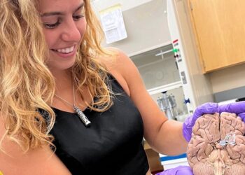 Professor Kristin Scaplen helps students bring their neuroscience studies to life