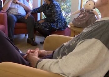 Helpful tips on caring for a loved one with Alzheimer’s this holiday season