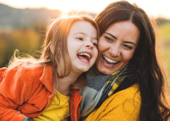 Daughters of mothers with healthier lifestyles have fewer depressive symptoms, study finds