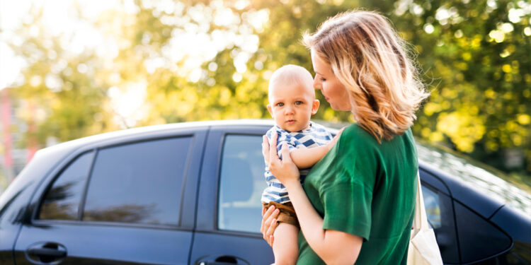 Women carry babies for lower energetic cost than men, study finds