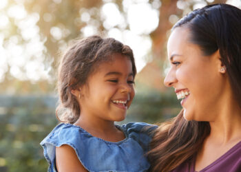 Children with supportive mothers tend to be more intelligent, regardless of their mother’s own intelligence