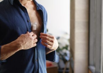 Why Cardiologists Are Betting $19M on Wearlinq to Fix the “Single-Lead” Problem in Heart Monitoring